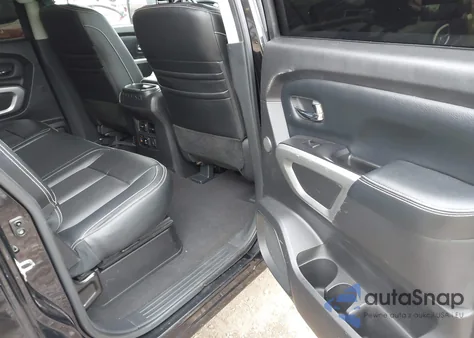 2017 Nissan Titan Pro-4X z USA, uszkodzony, nr VIN 1N6AA1E55HN569627